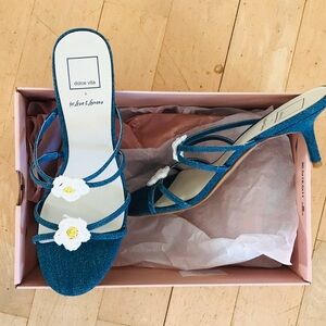 Dolce Vita NEW Denim and Daisy kitten heel sandals.